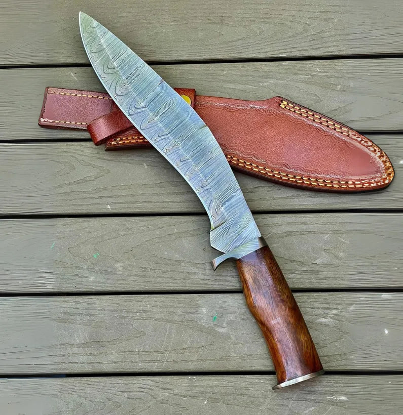 Ironwood Phantom – Handmade Damascus Kukri with Ergonomic Grip
