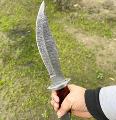 Rosefang Sentinel – Hand-Forged Damascus Bowie