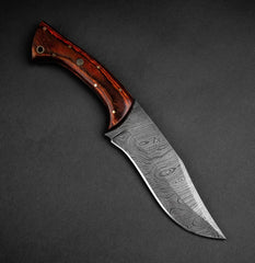 Scythian Damascus Steel Hunting Knife