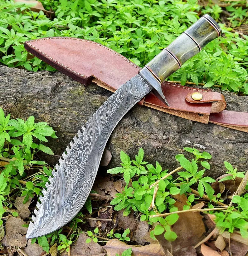 Savanna Fang – Hand-Forged Damascus Kukri with Camel Bone Grip