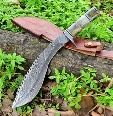 Savanna Fang – Hand-Forged Damascus Kukri with Camel Bone Grip