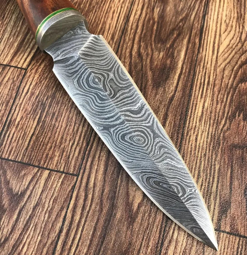 Crimson Root – Damascus Steel Boot Knife