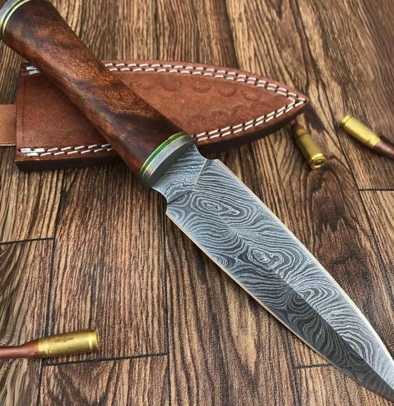 Crimson Root – Damascus Steel Boot Knife