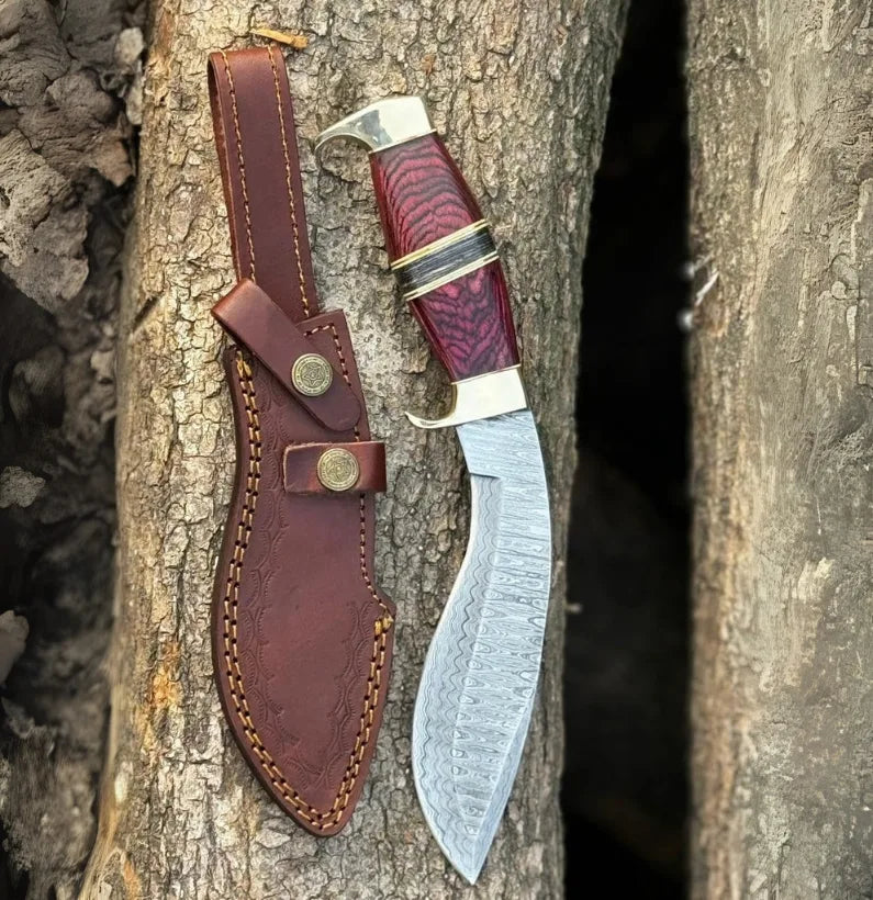 Ember Fang – Damascus Kukri with Brass Guard & Redwood Grip