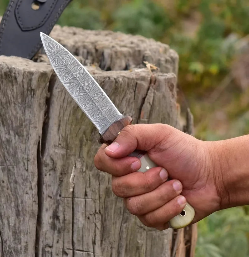 White Fang Shadow – Damascus Dagger Boot Knife